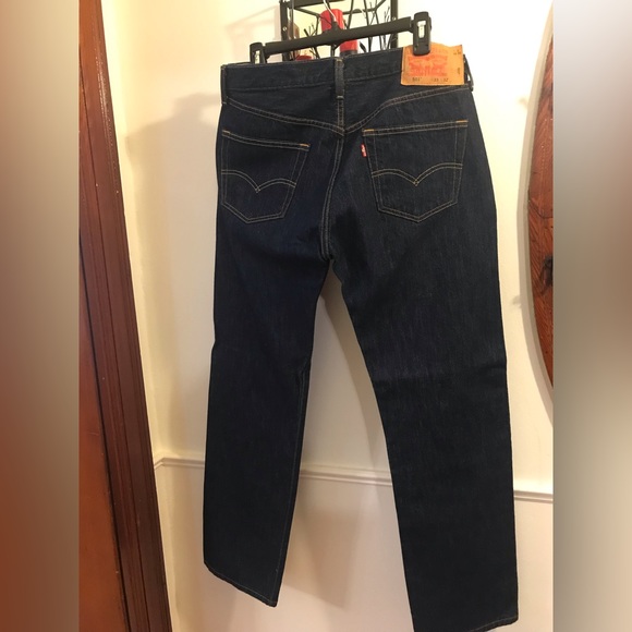 Levis - Picture 2 of 3